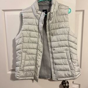 Gap gray and white vest